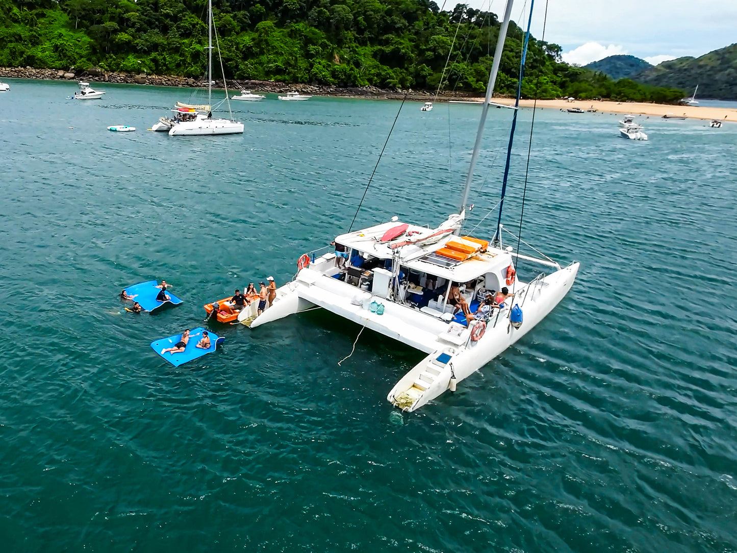 Catamaran 59'