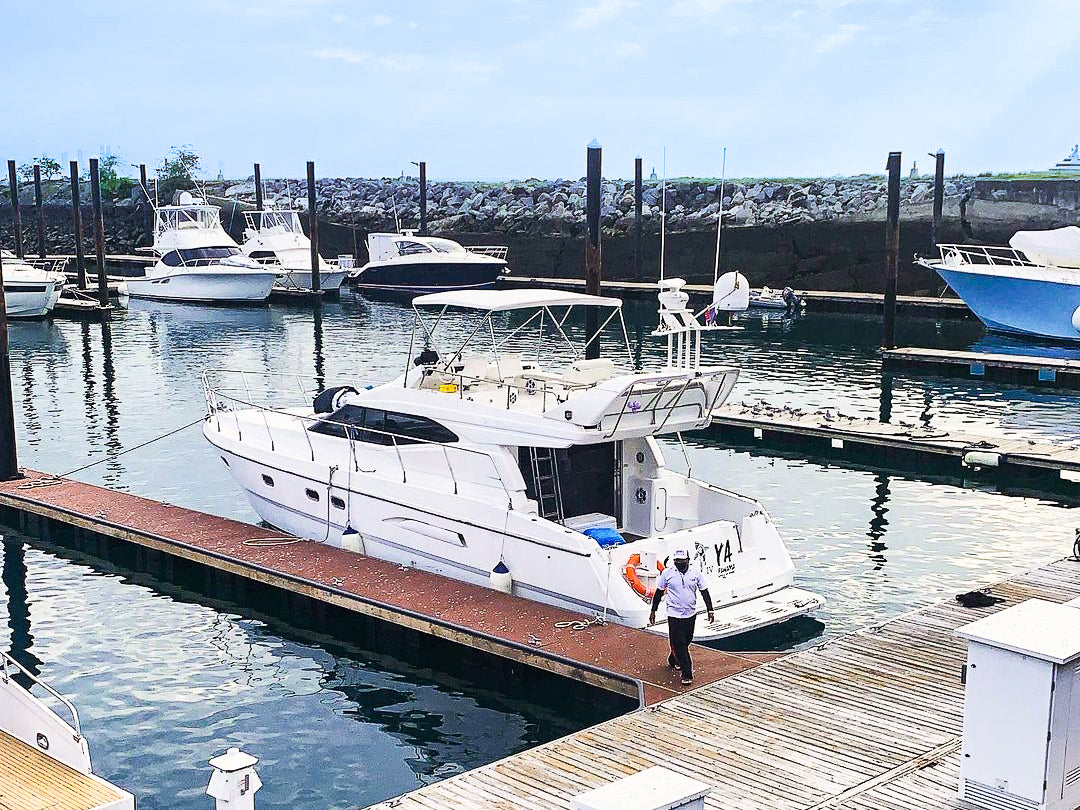 Yate 48' Azimut